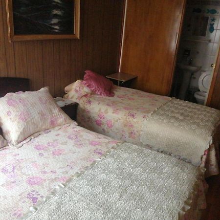 Alojamiento Familiar Rey Bed & Breakfast Punta Arenas Bagian luar foto