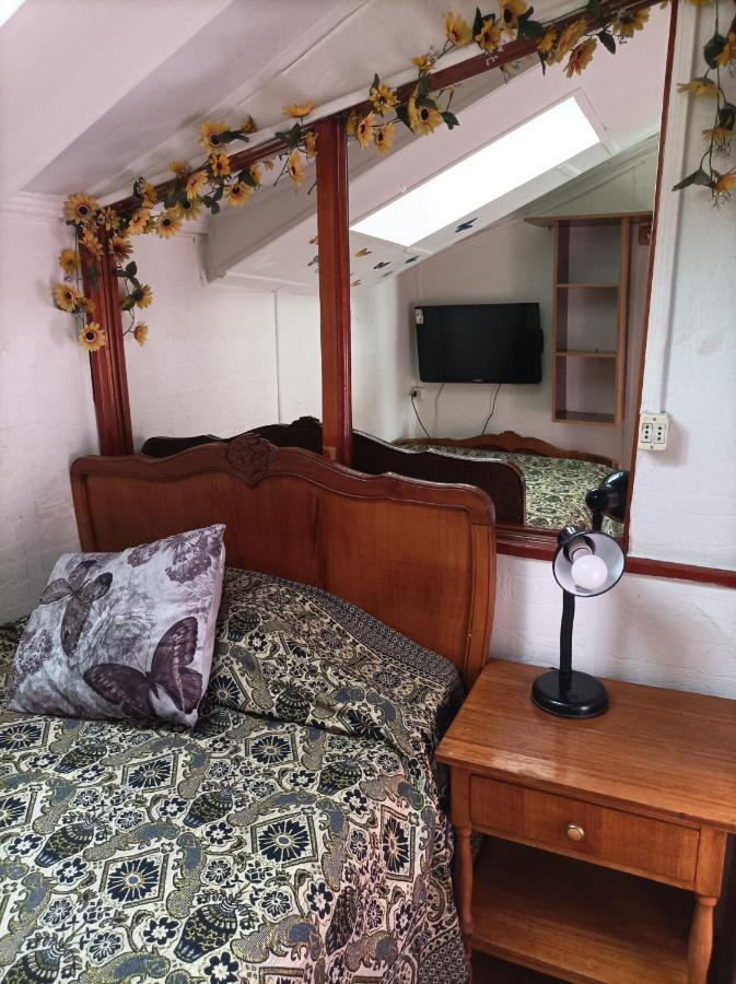 Alojamiento Familiar Rey Bed & Breakfast Punta Arenas Bagian luar foto