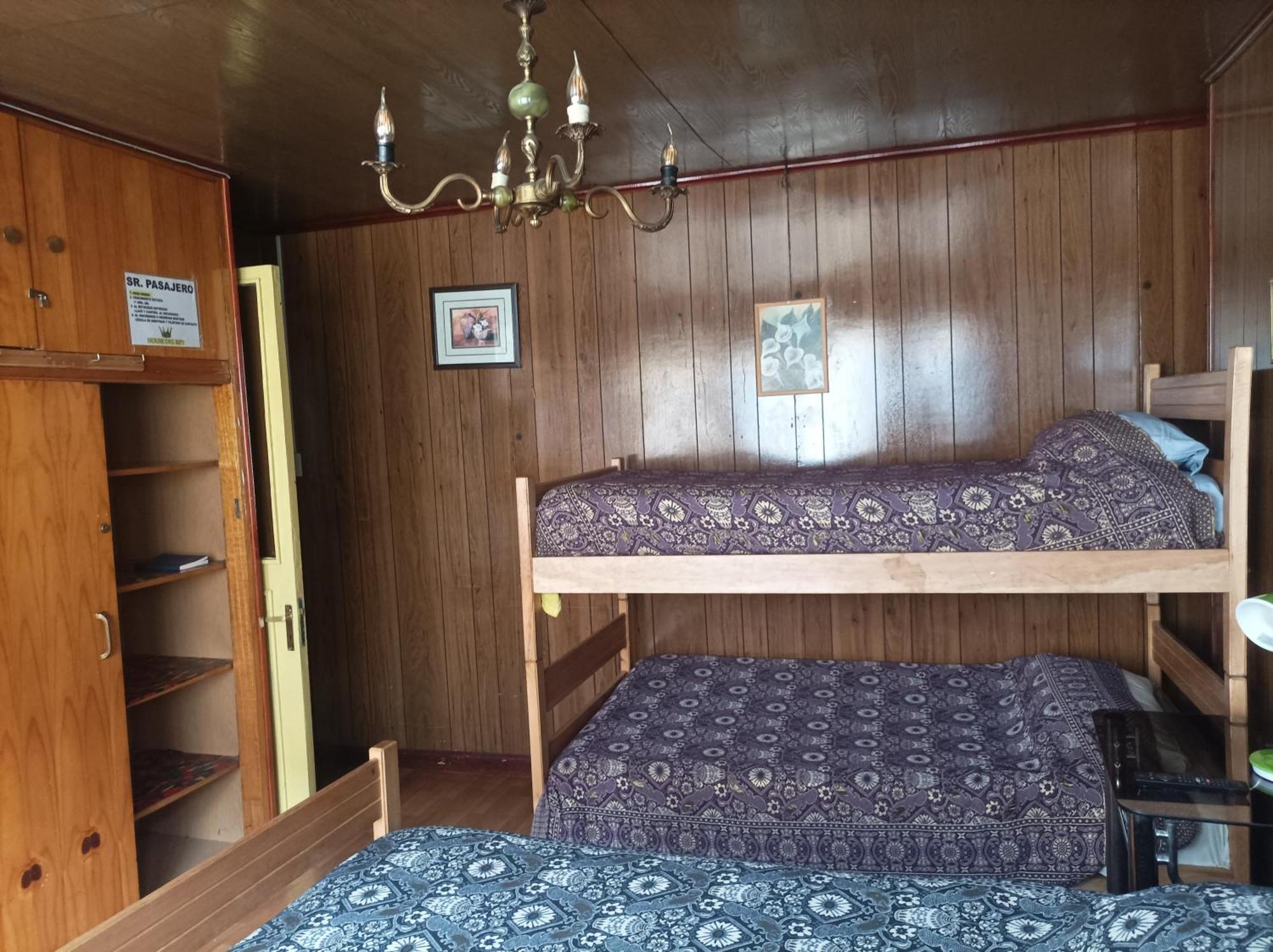 Alojamiento Familiar Rey Bed & Breakfast Punta Arenas Bagian luar foto