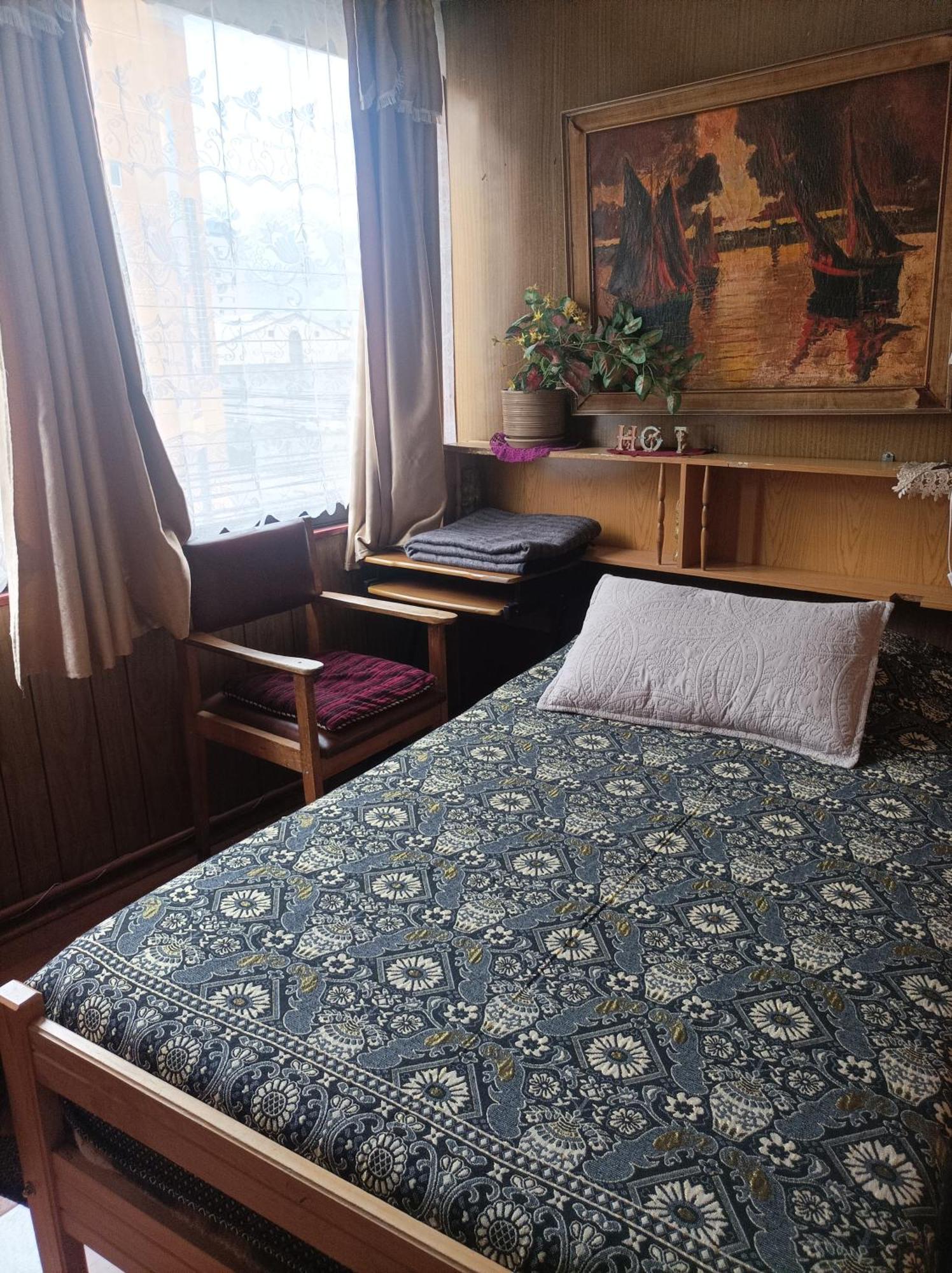 Alojamiento Familiar Rey Bed & Breakfast Punta Arenas Bagian luar foto