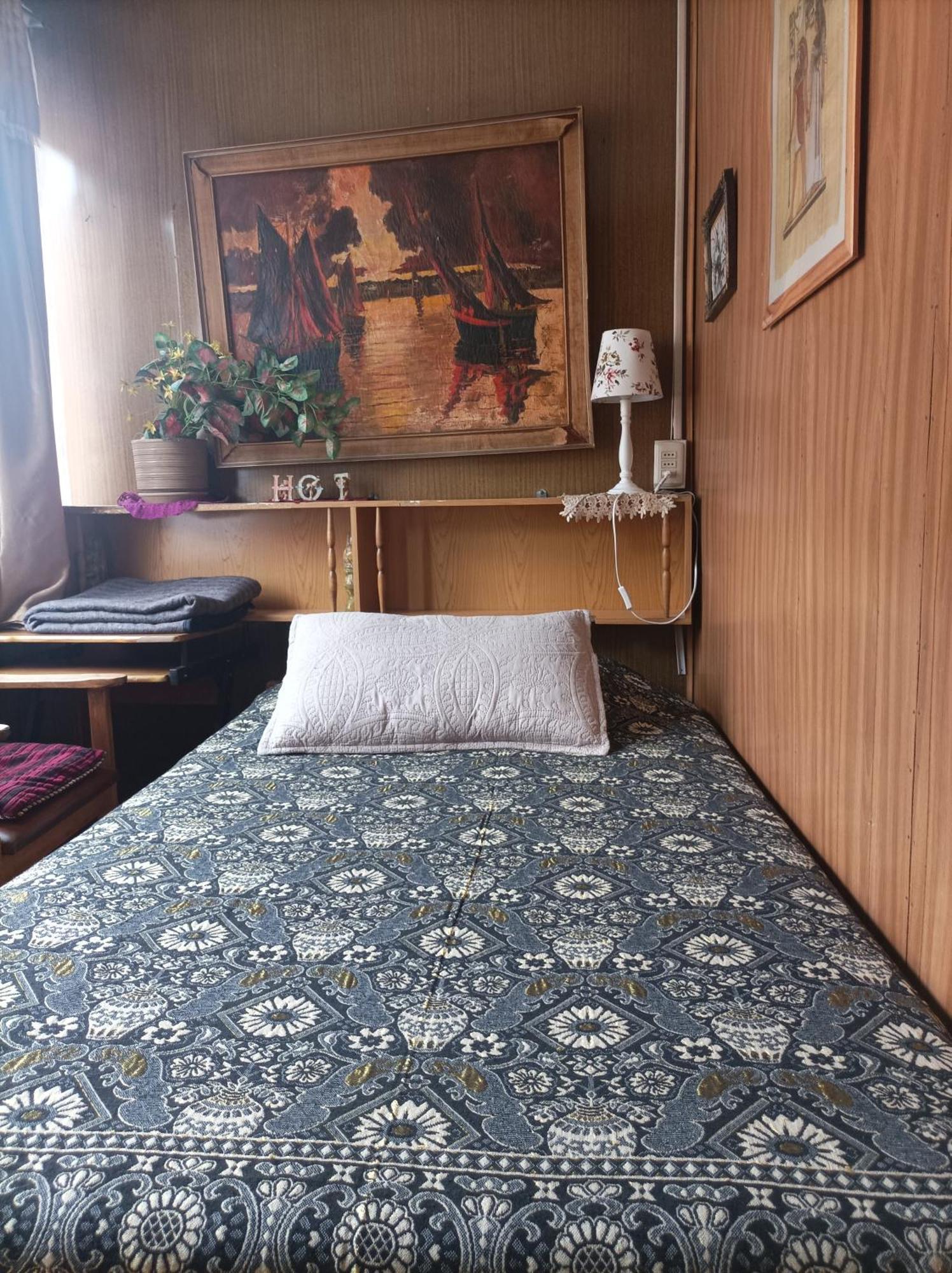 Alojamiento Familiar Rey Bed & Breakfast Punta Arenas Bagian luar foto