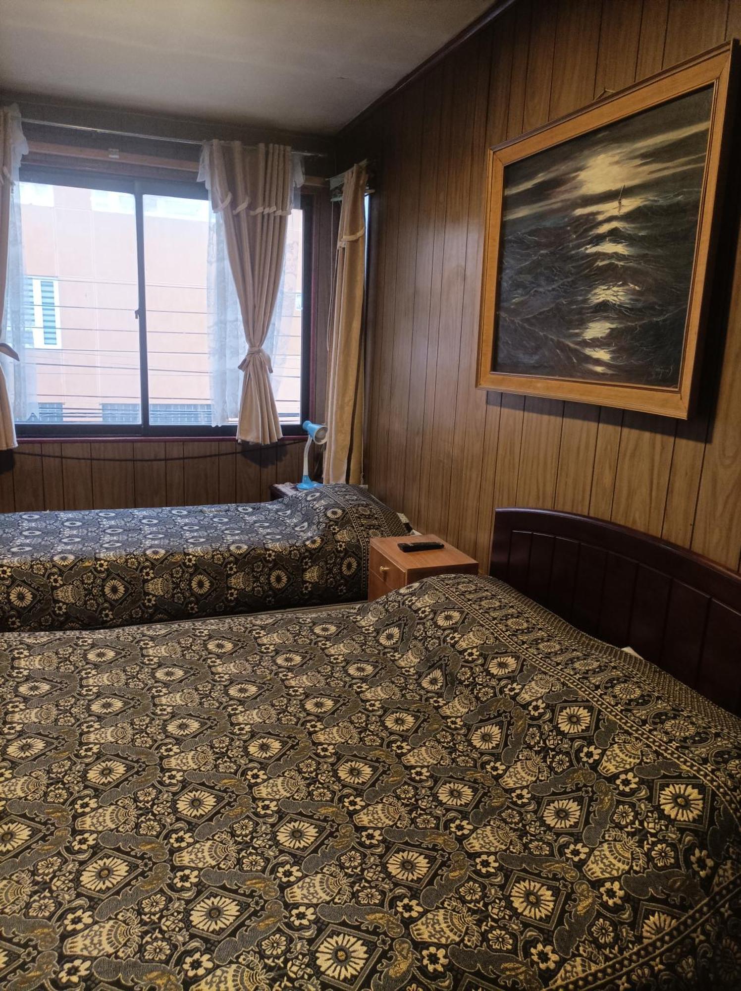 Alojamiento Familiar Rey Bed & Breakfast Punta Arenas Bagian luar foto